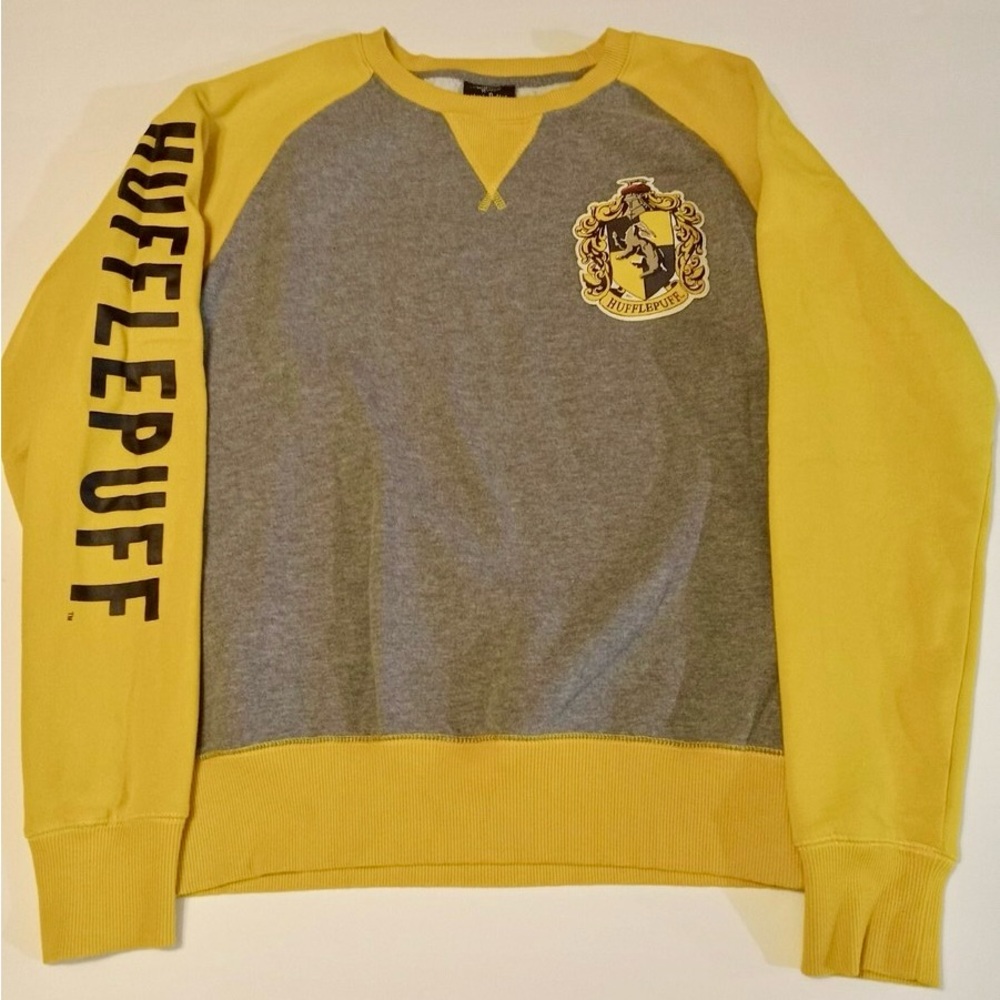 NWT Harry Potter Hufflepuff pullover sweatshirt